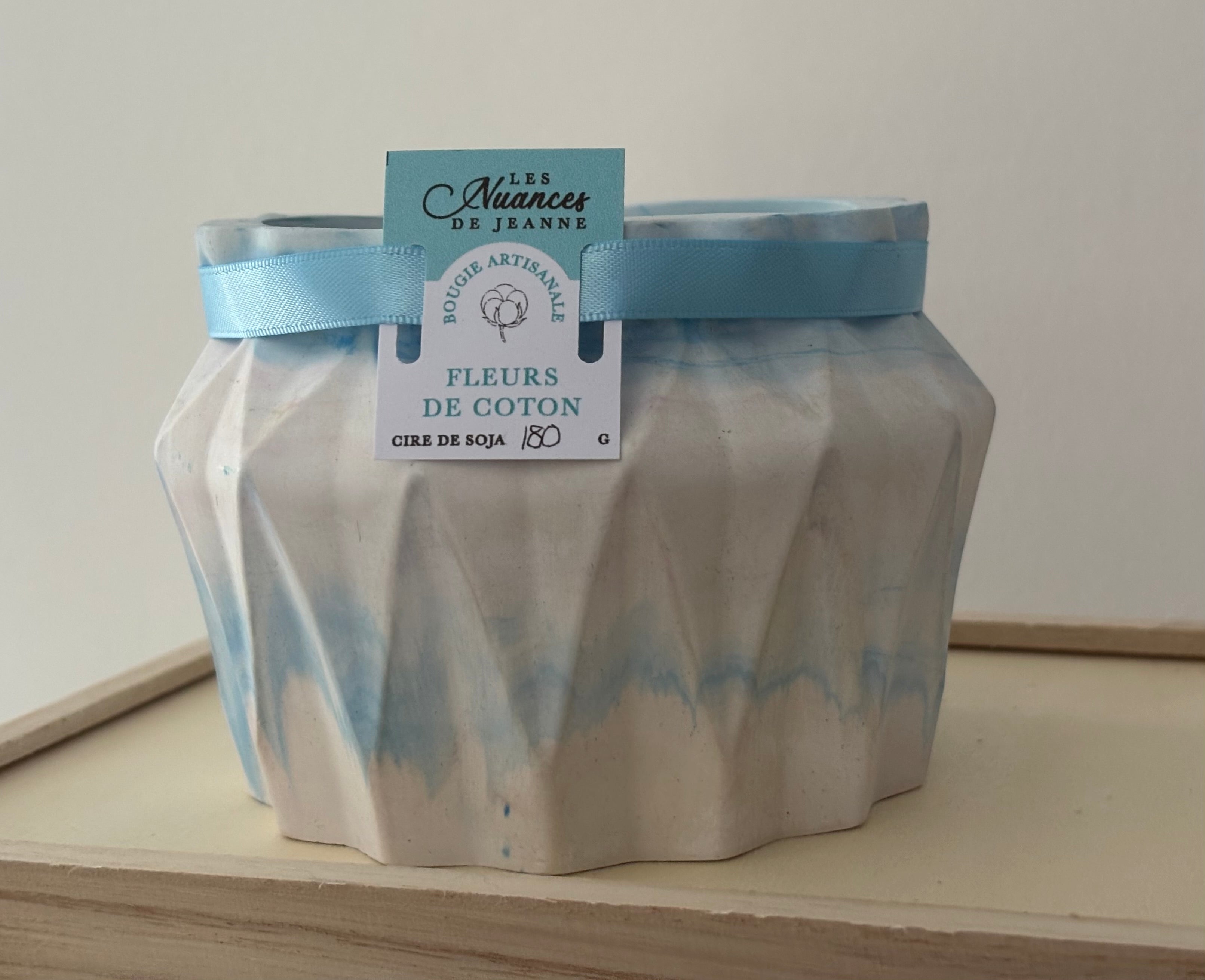 Bougie parfumée "Fleurs de Coton" ton bleu Océan