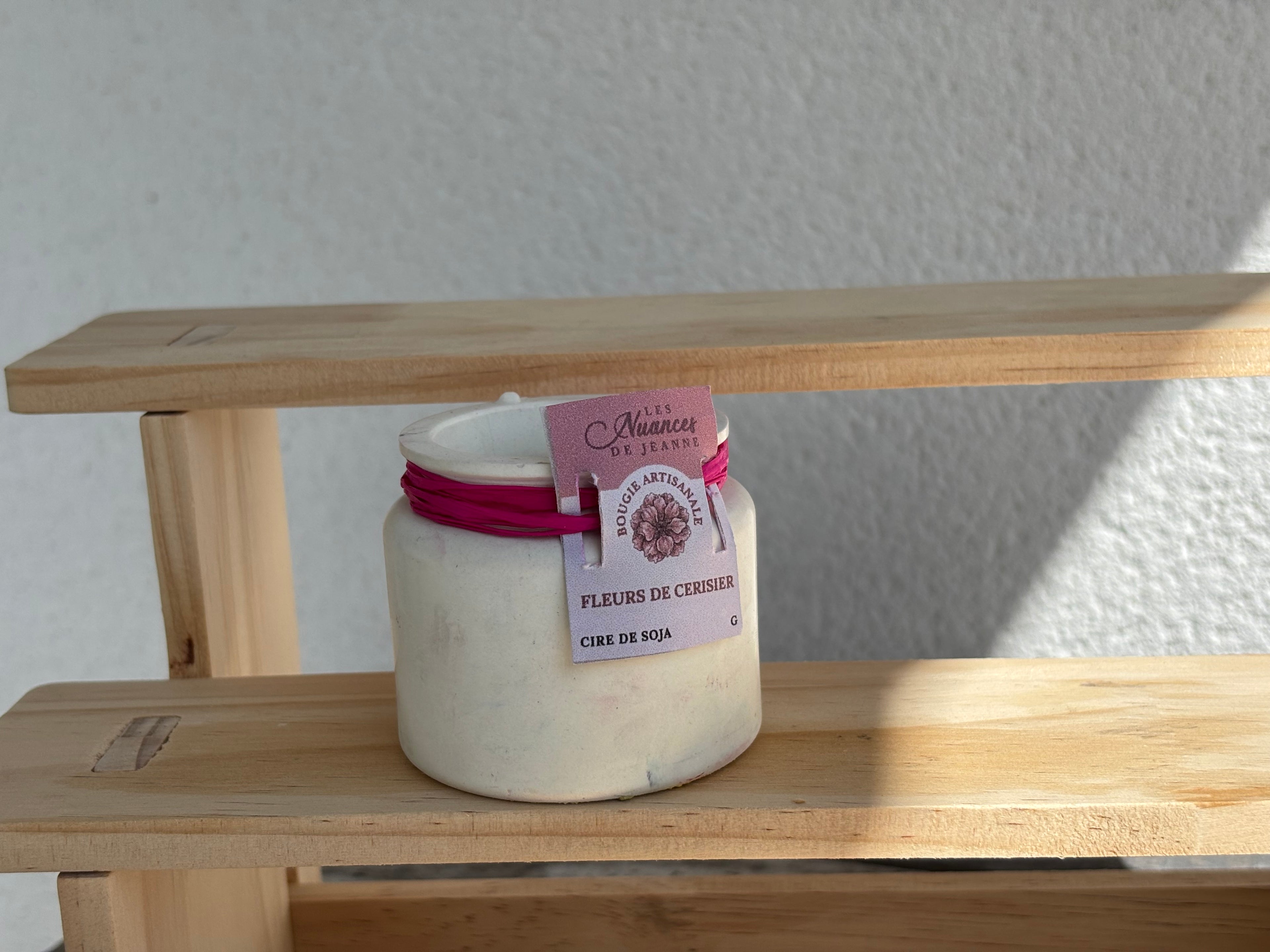 Bougie Artisanale « Fleurs de Cerisier » en Cire de Soja – Les Nuances de Jeanne
